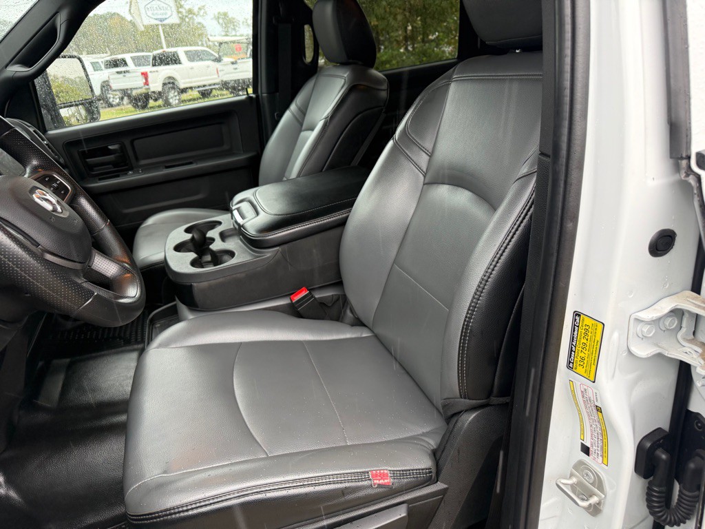 2023 RAM 3500 Image 8