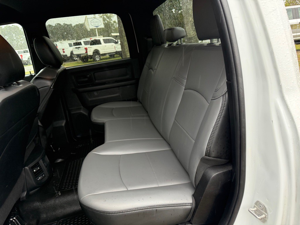 2023 RAM 3500 Image 9