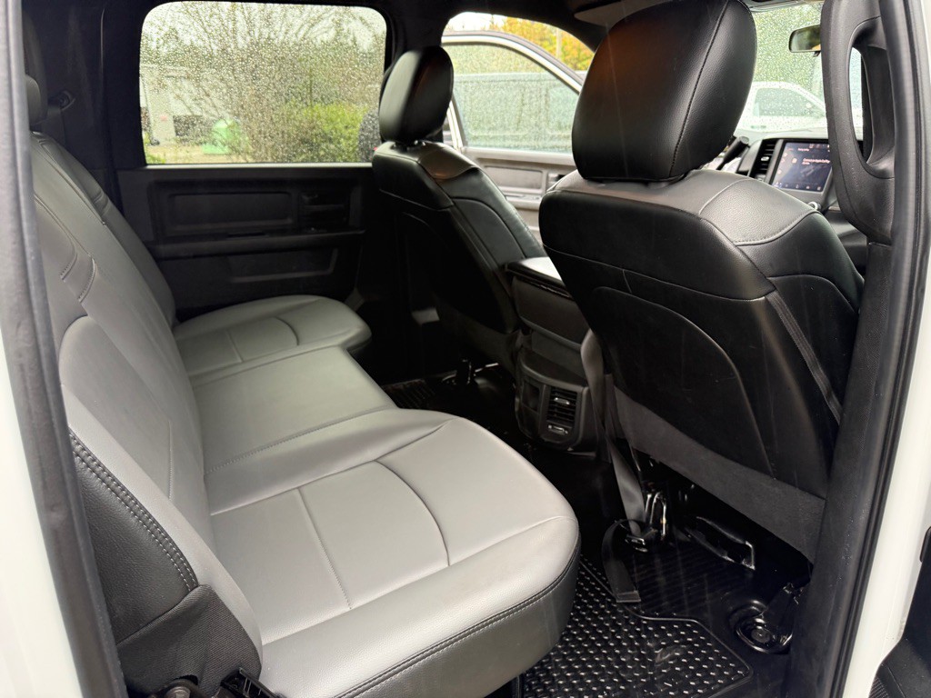 2023 RAM 3500 Image 10