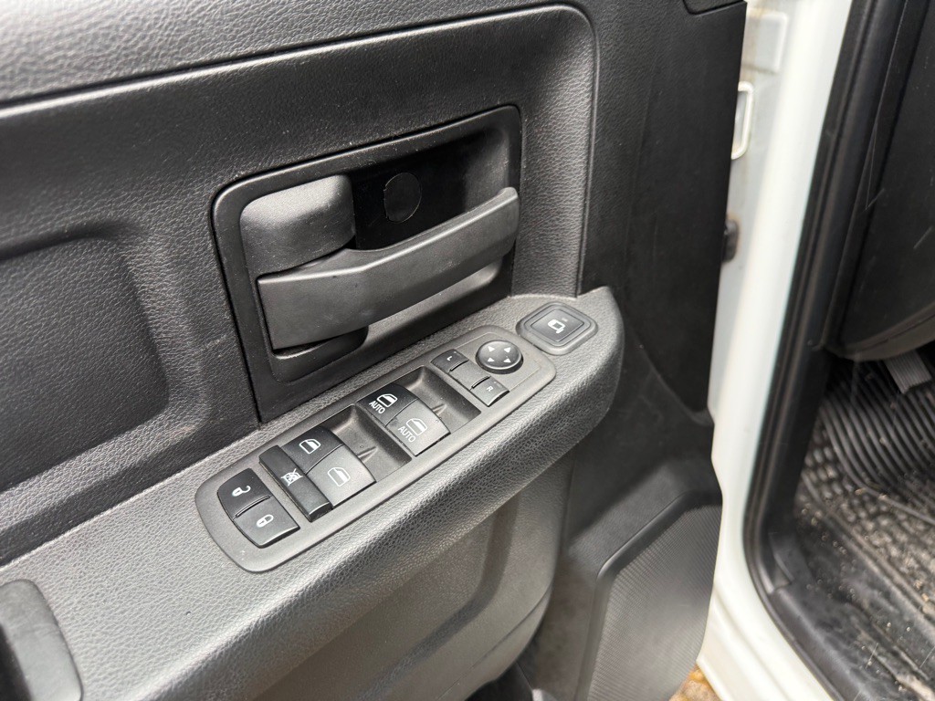 2023 RAM 3500 Image 12