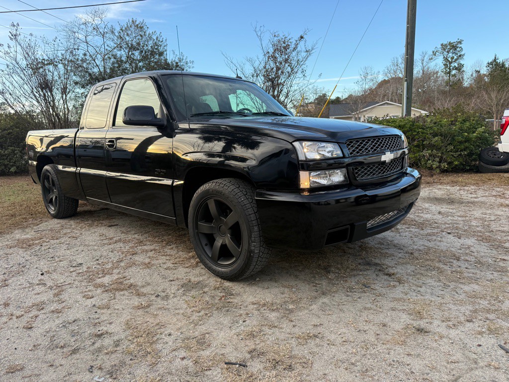 2004 Chevrolet Silverado 1500 Image 2