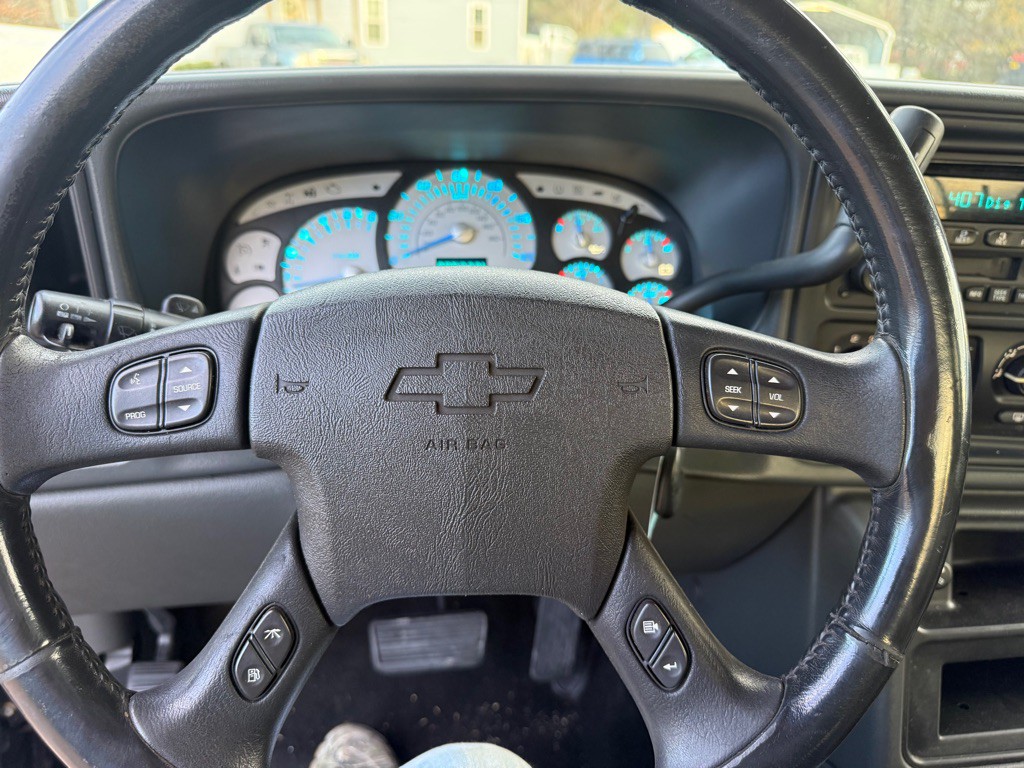 2004 Chevrolet Silverado 1500 Image 9