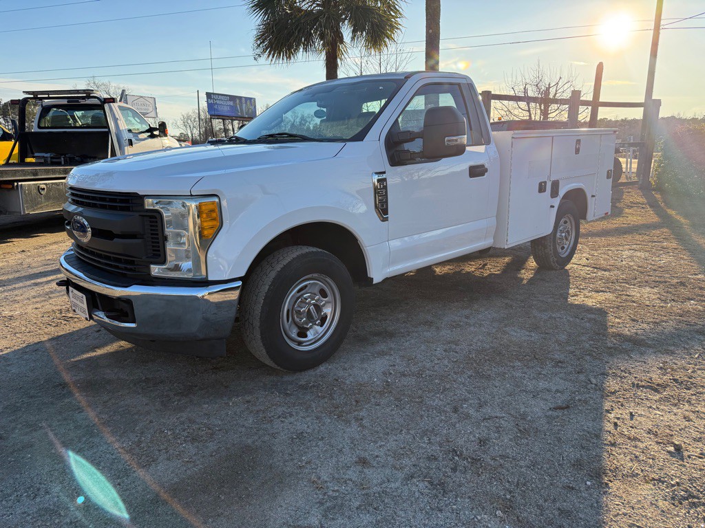 2017 Ford F-250 Image 1