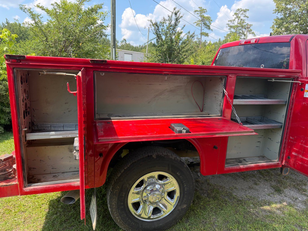 2017 RAM 3500 Image 10