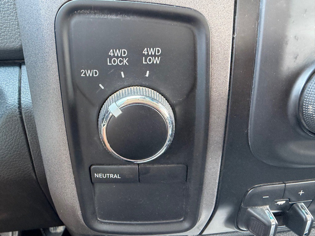 2017 RAM 3500 Image 12
