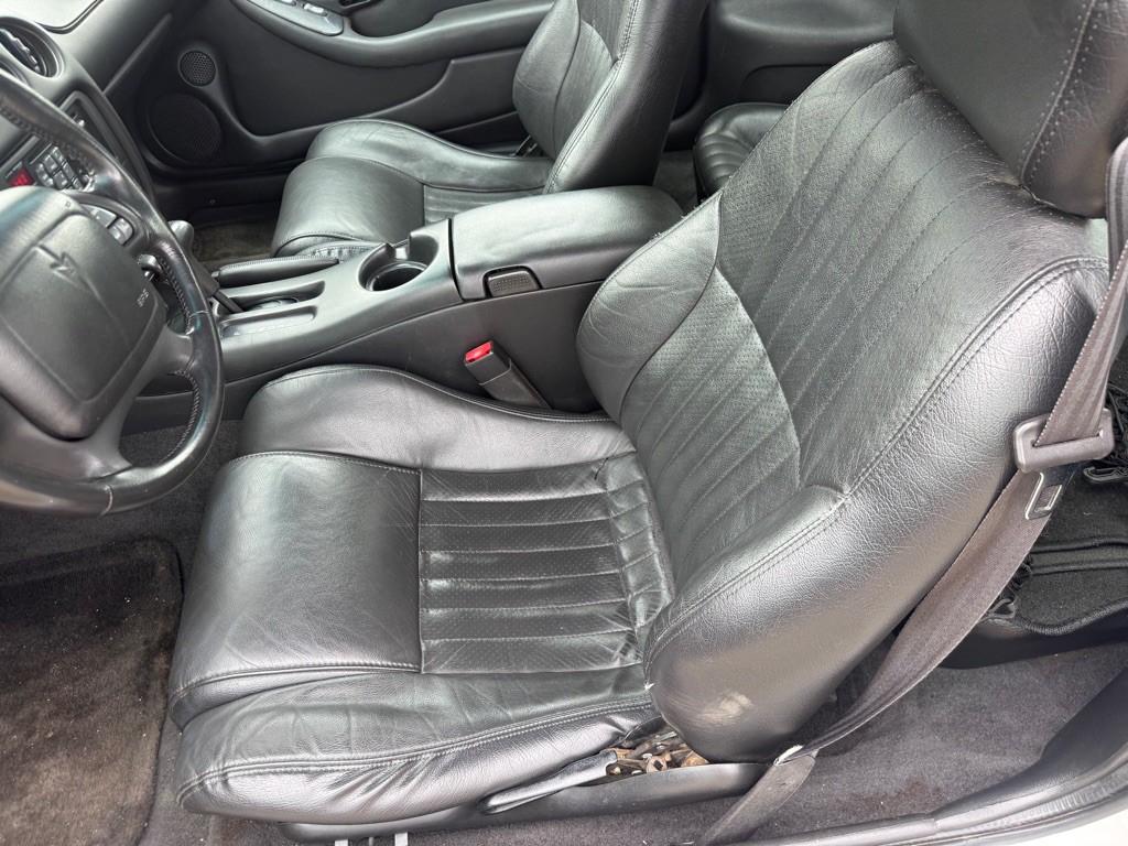 2000 Pontiac Firebird Image 7