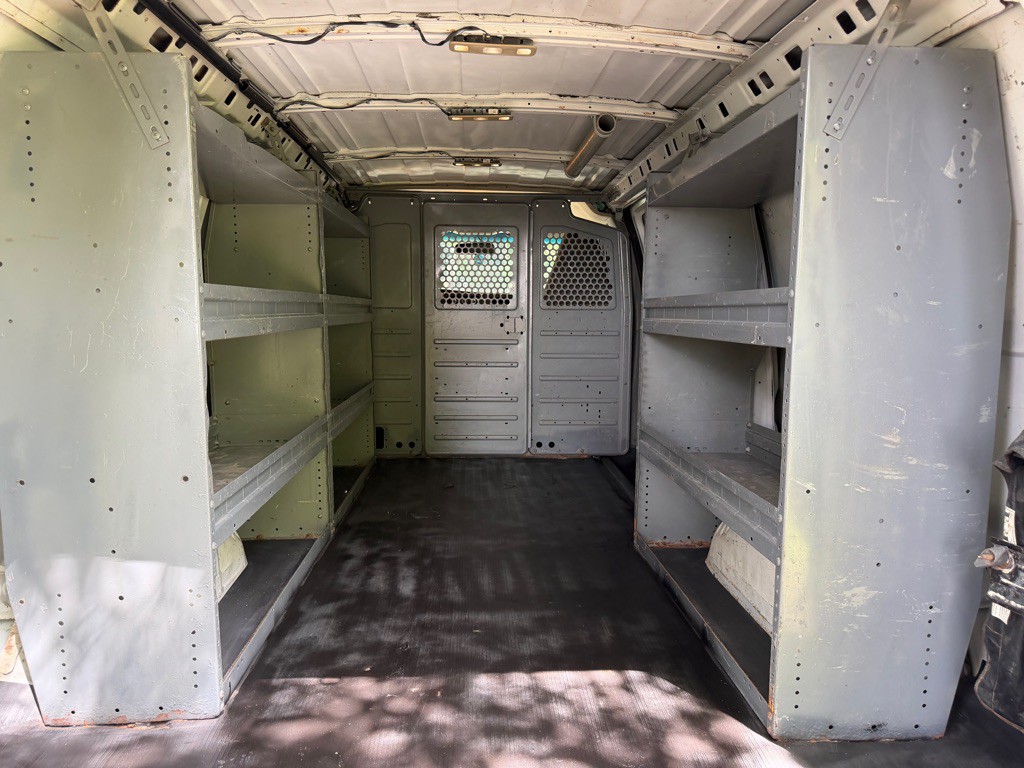 2017 Chevrolet Express Image 7