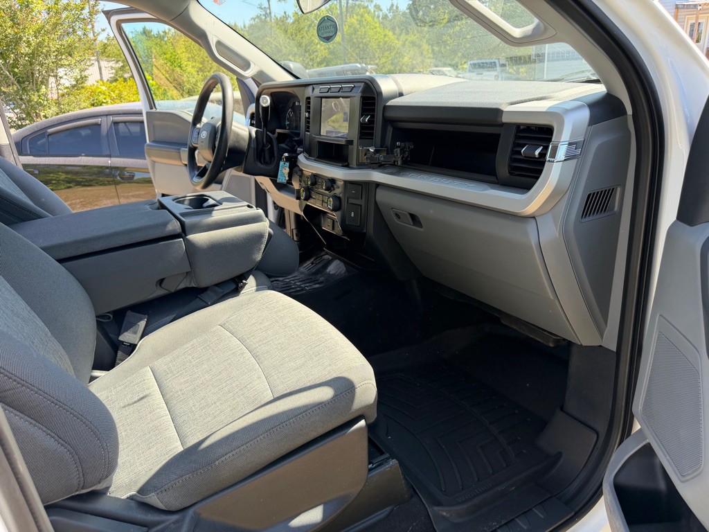 2023 Ford F-250 Image 6