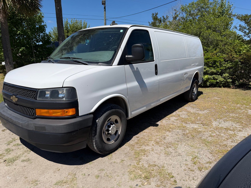 2019 Chevrolet Express Image 1