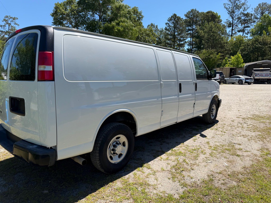 2019 Chevrolet Express Image 4