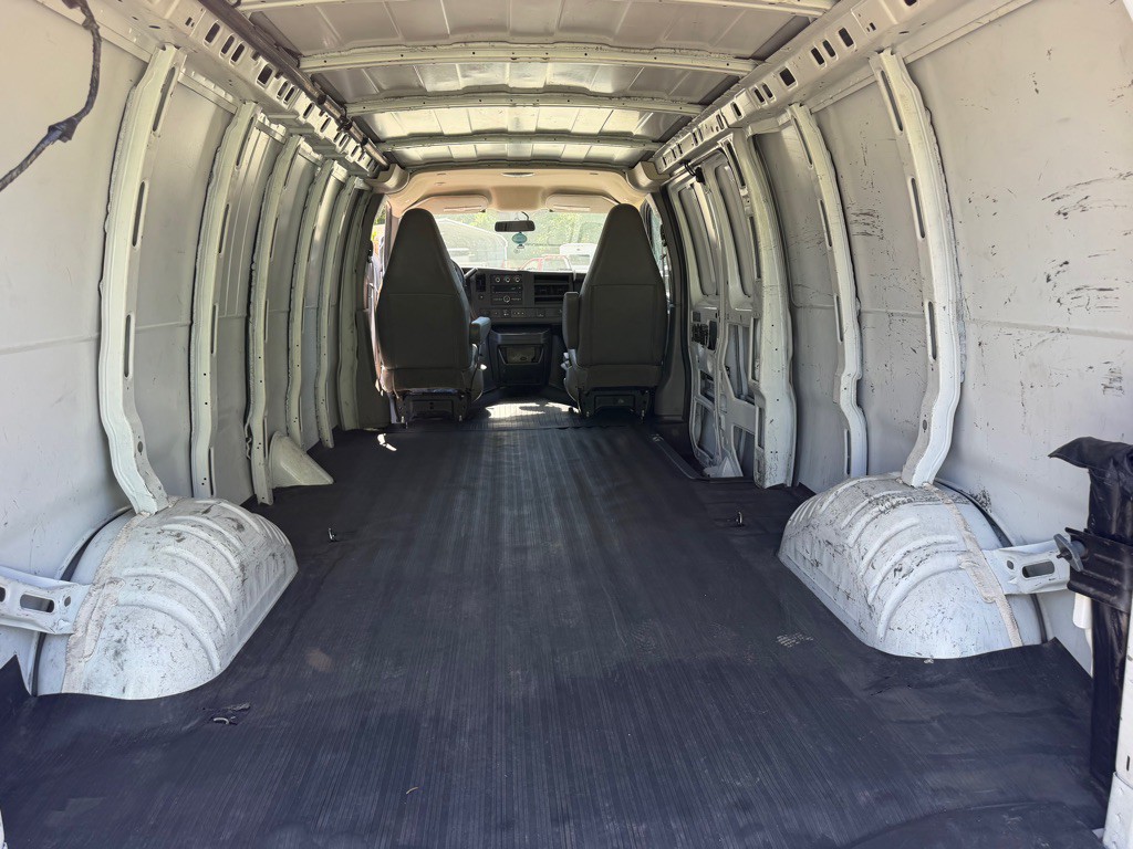 2019 Chevrolet Express Image 7