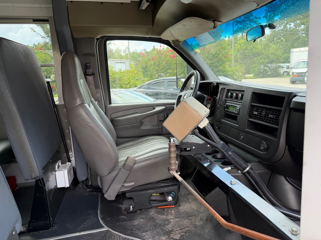 2008 Chevrolet Express Image 6