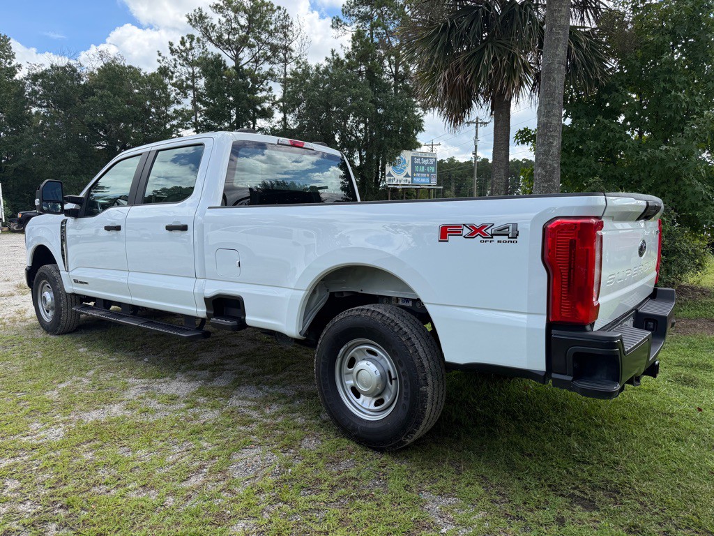 2024 Ford F-250 Image 2