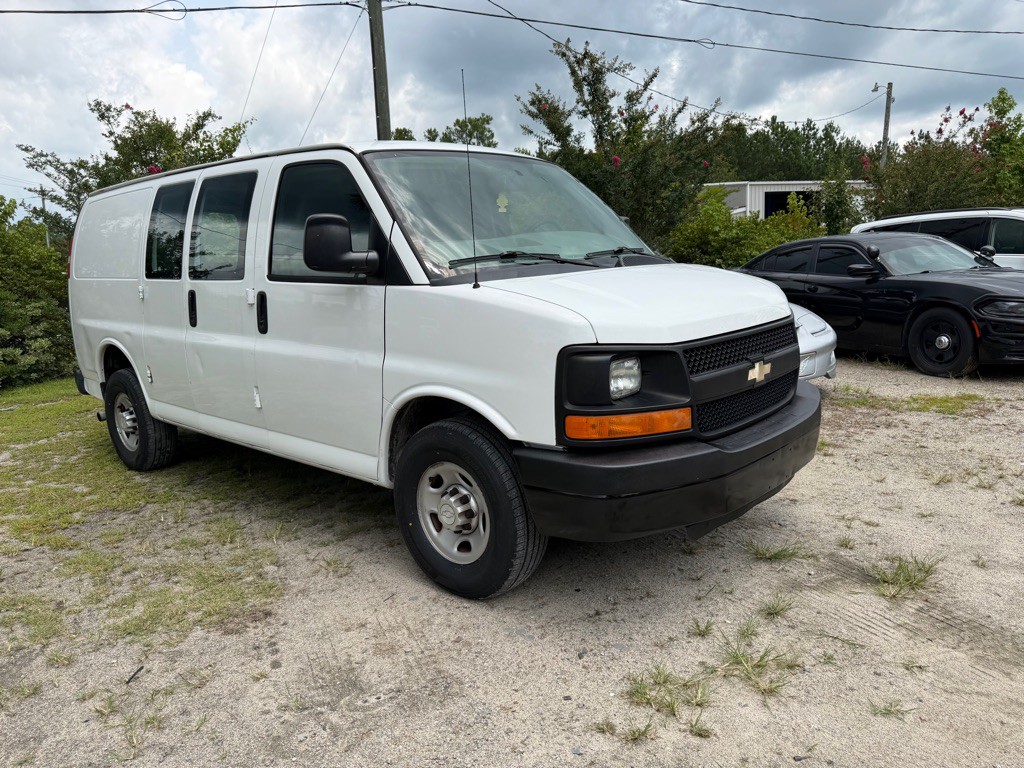 2015 Chevrolet Express Image 2
