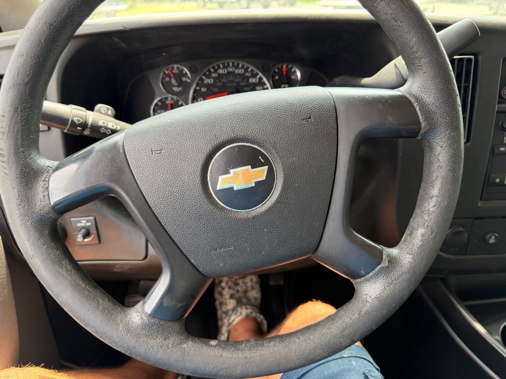 2015 Chevrolet Express Image 11