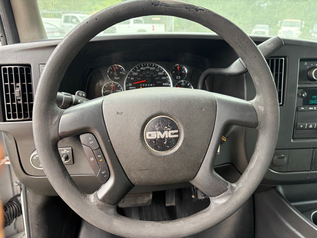 2015 GMC Savana Image 7