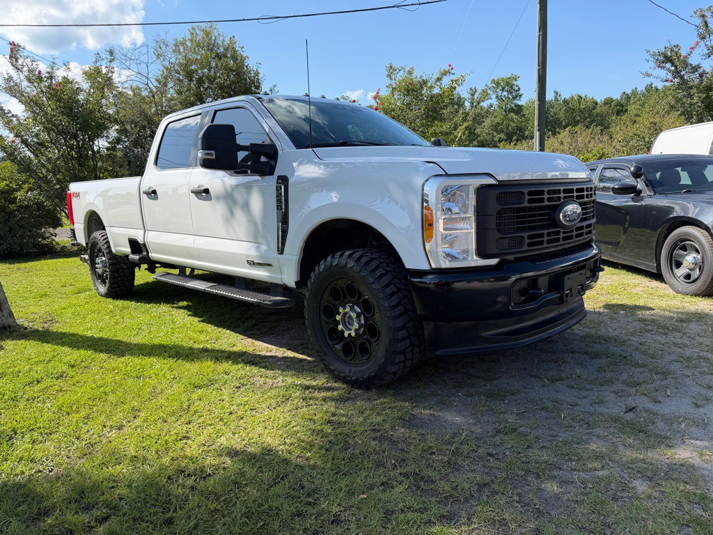 2023 Ford F-250 Image 2