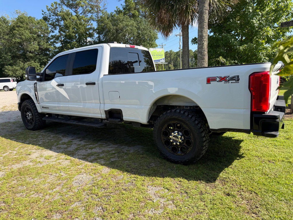 2023 Ford F-250 Image 3