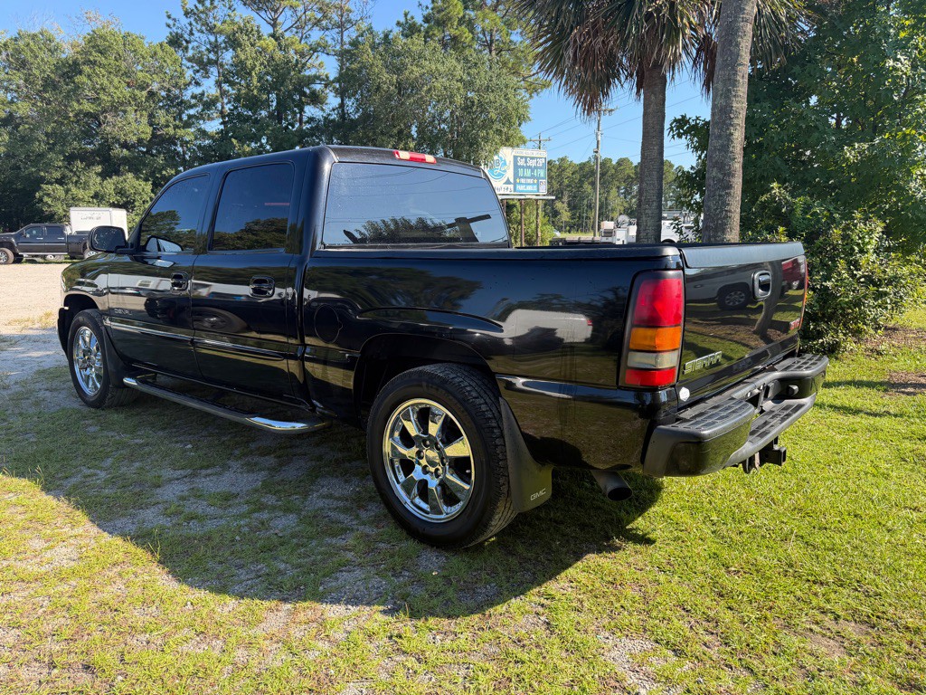 2006 GMC Sierra Image 2