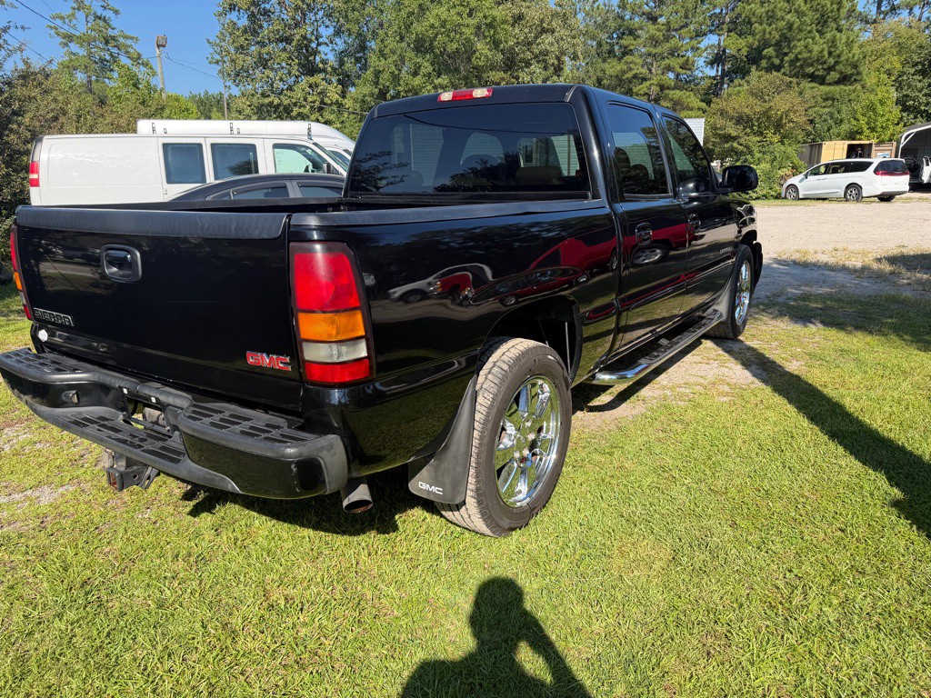 2006 GMC Sierra Image 3