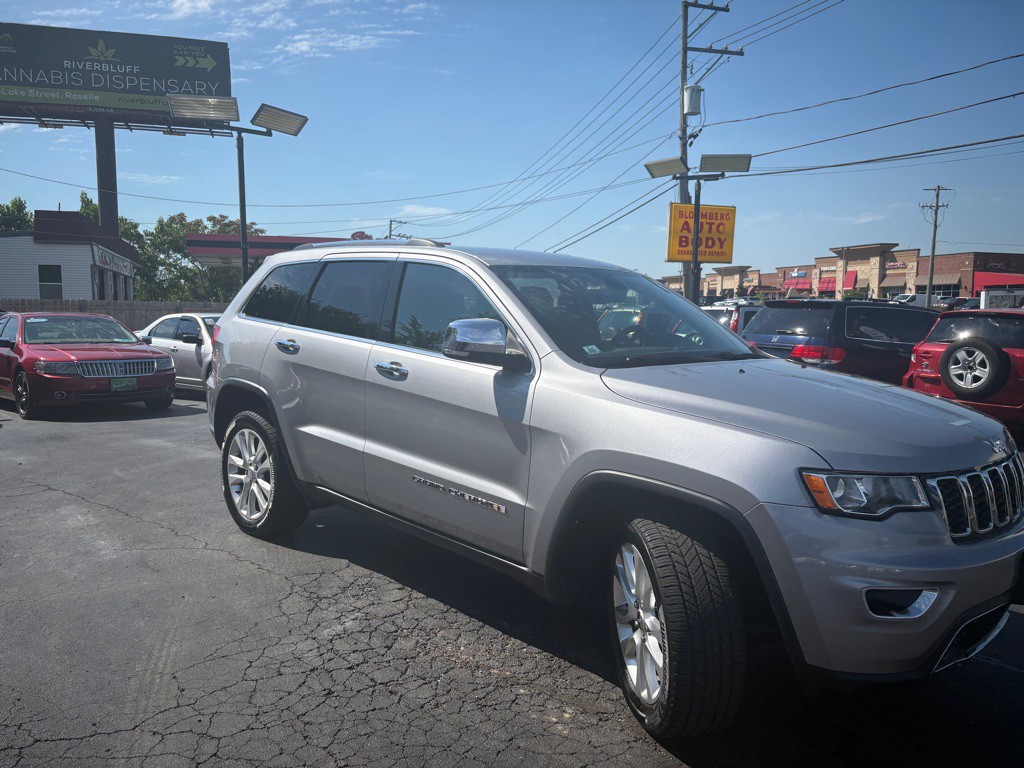 2017 Jeep Grand Cherokee Image 3