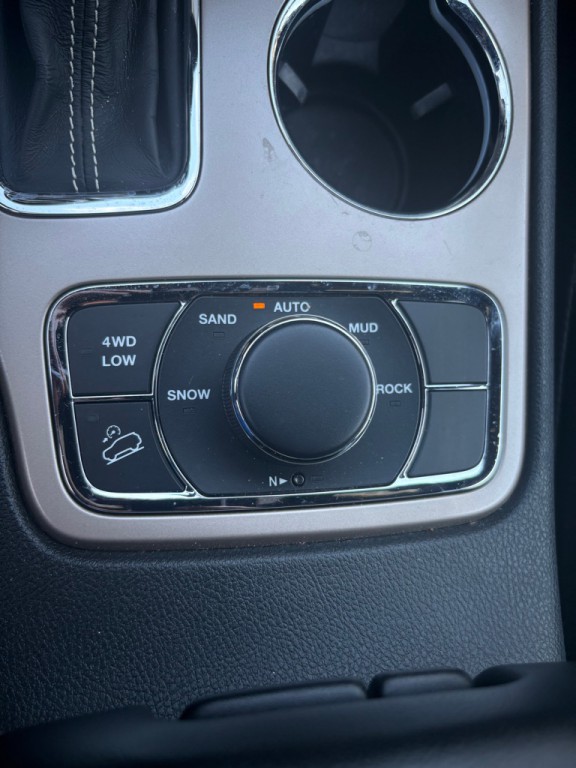 2017 Jeep Grand Cherokee Image 24