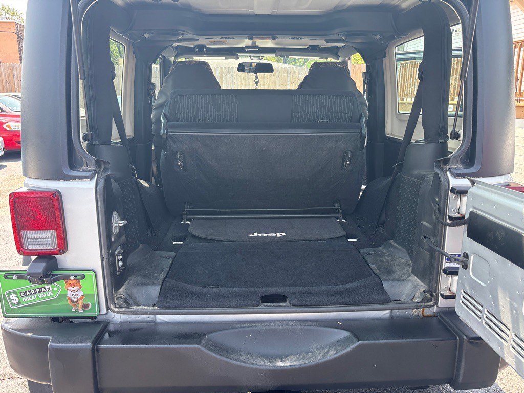 2011 Jeep Wrangler Image 11