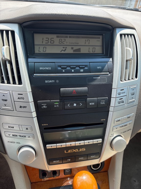 2009 Lexus RX Image 19