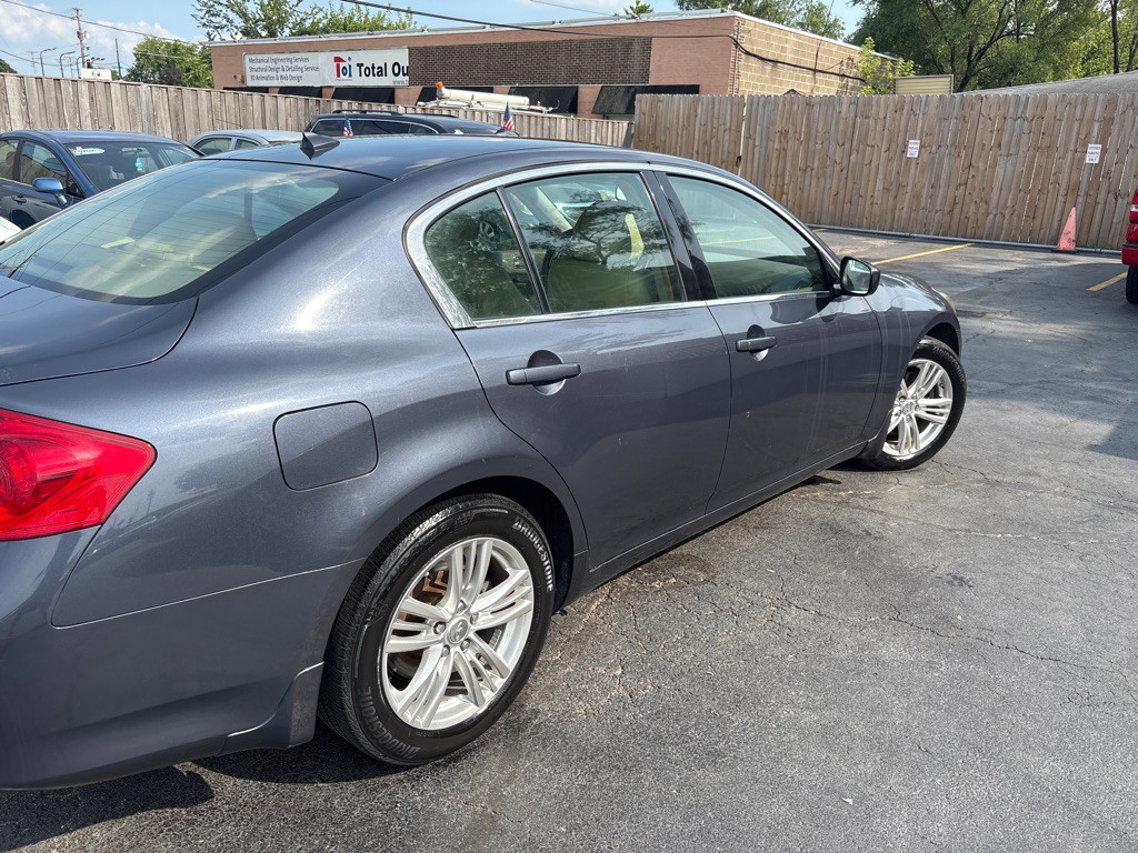 2011 INFINITI G37 Image 4