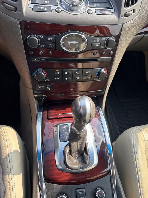 2011 INFINITI G37 Image 21