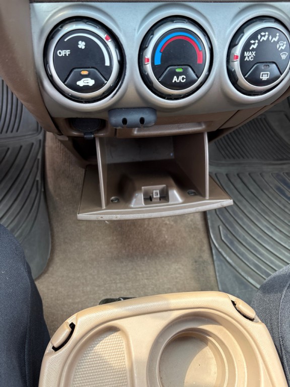 2004 Honda CR-V Image 24