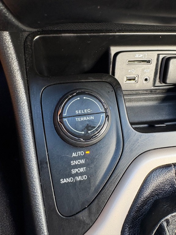 2014 Jeep Cherokee Image 20
