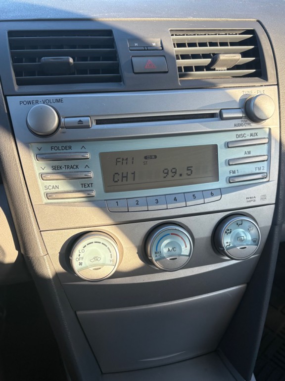 2009 Toyota Camry Image 17