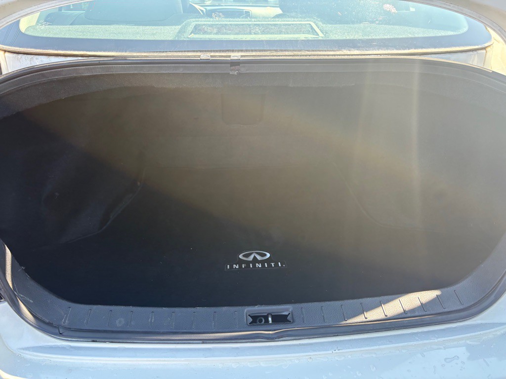 2012 INFINITI G25 Image 9