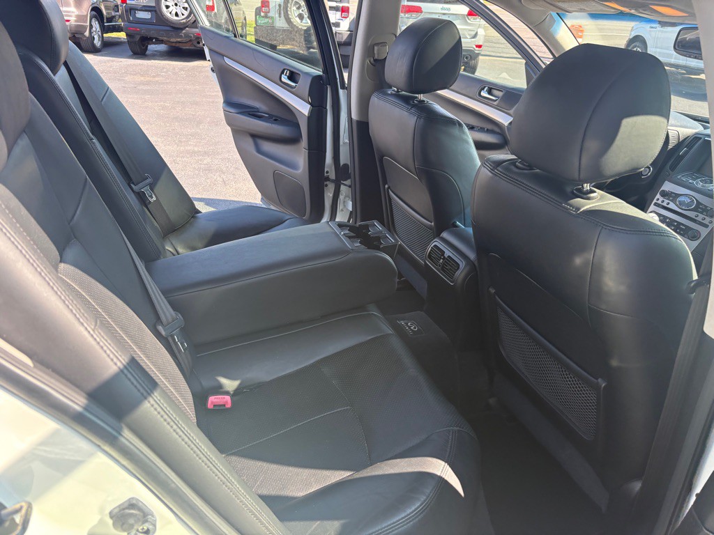 2012 INFINITI G25 Image 11