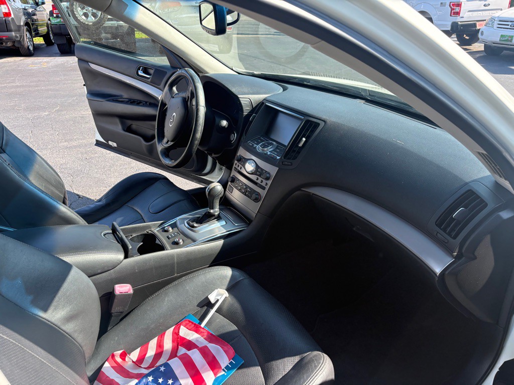 2012 INFINITI G25 Image 15
