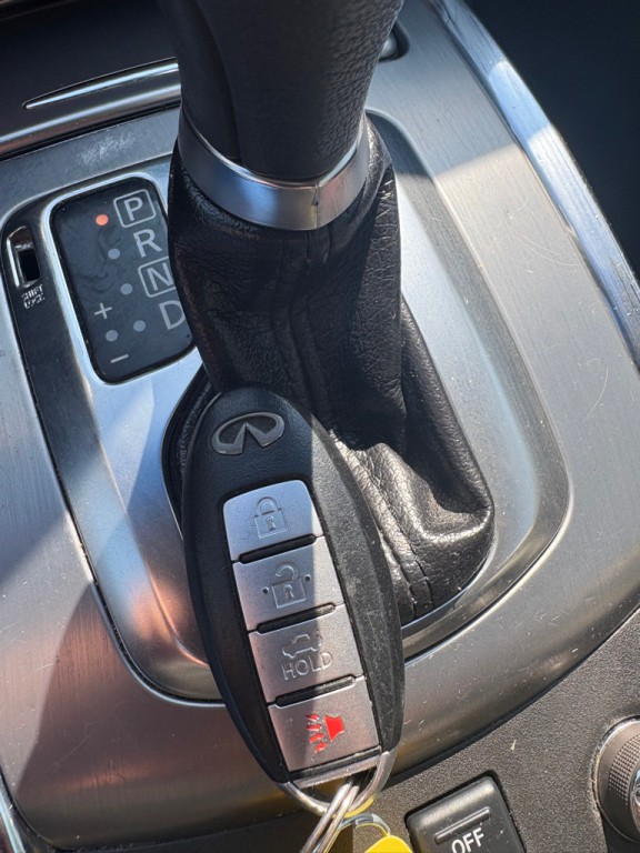 2012 INFINITI G25 Image 27