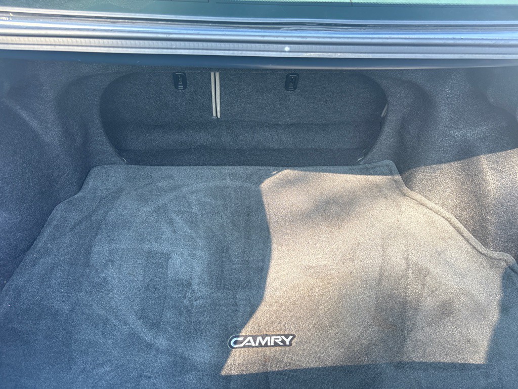 2004 Toyota Camry Image 8