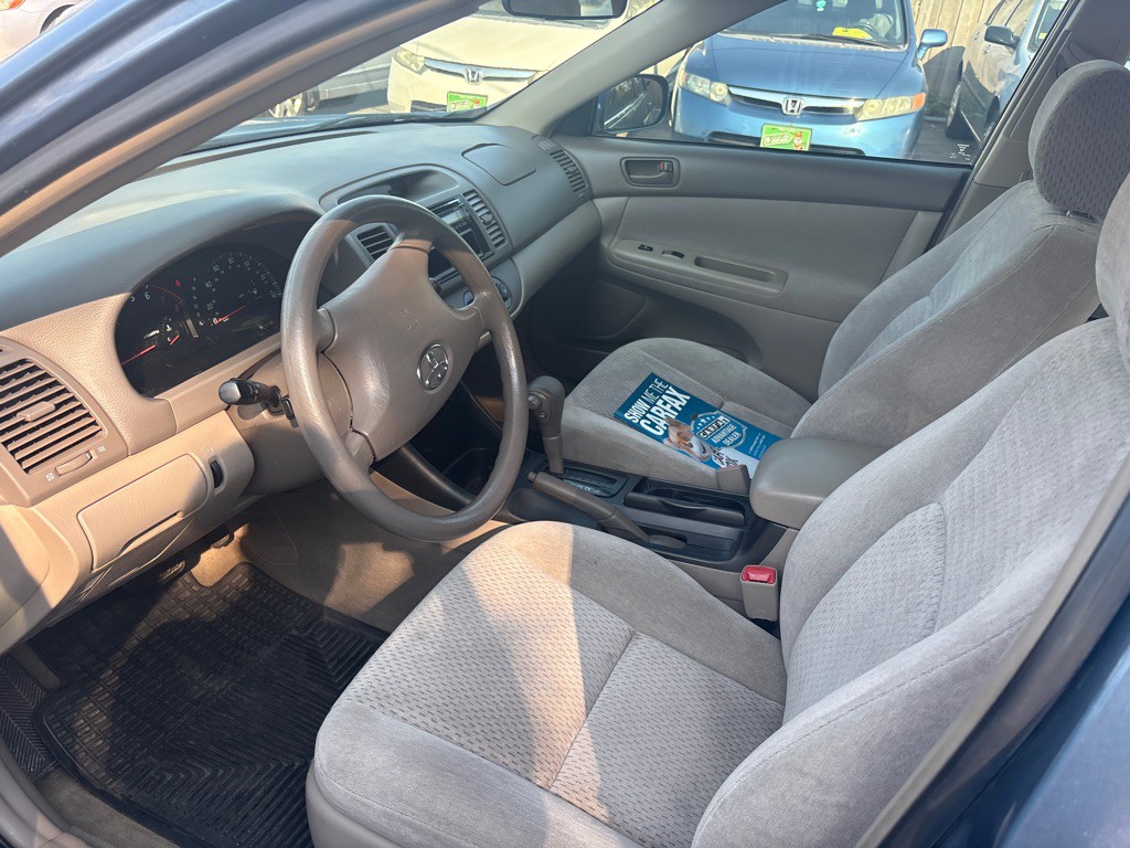 2004 Toyota Camry Image 12