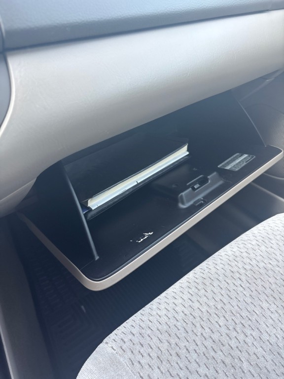 2004 Toyota Camry Image 18