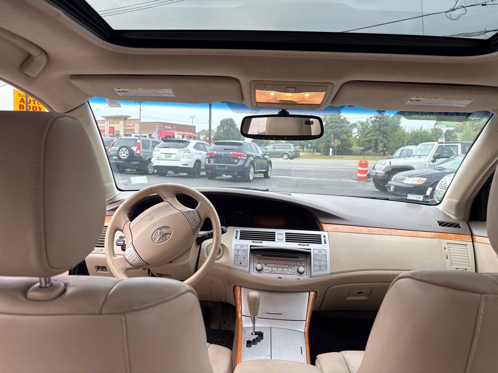 2005 Toyota Avalon Image 12