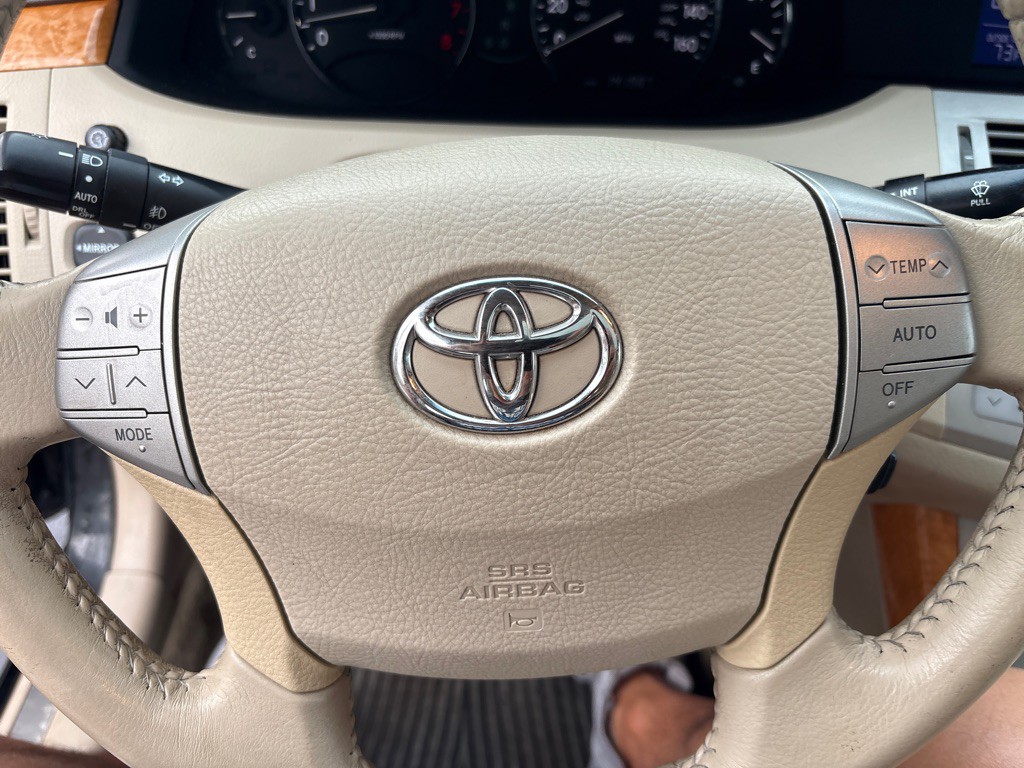 2005 Toyota Avalon Image 19
