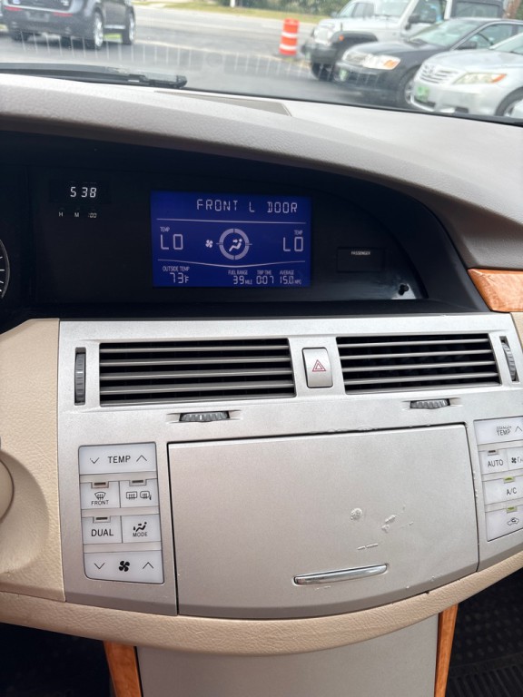2005 Toyota Avalon Image 21