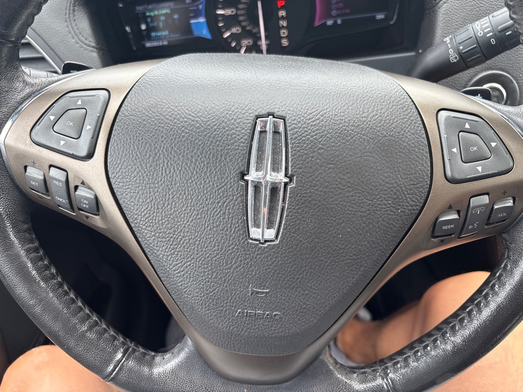 2013 Lincoln MKX Image 24