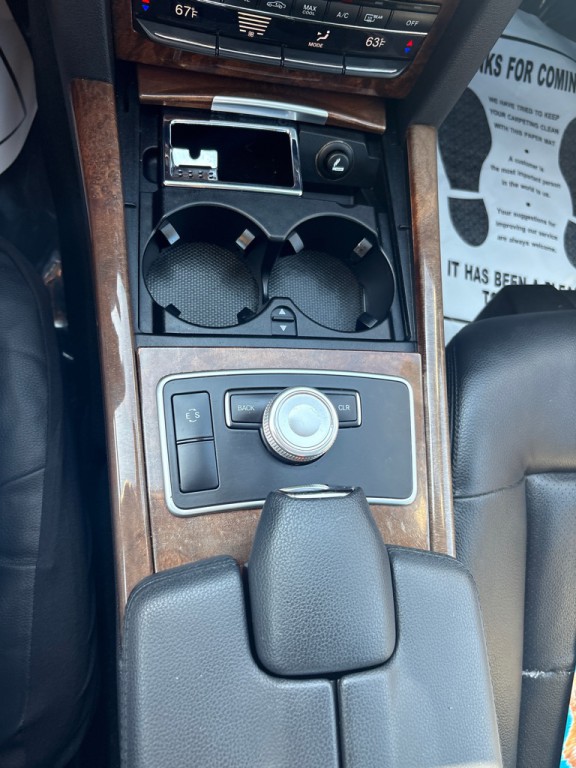 2012 Mercedes-Benz E-Class Image 24