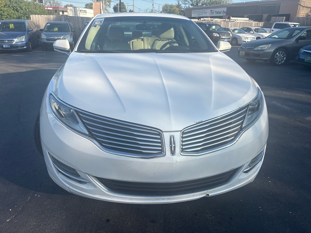 2013 Lincoln MKZ Image 2