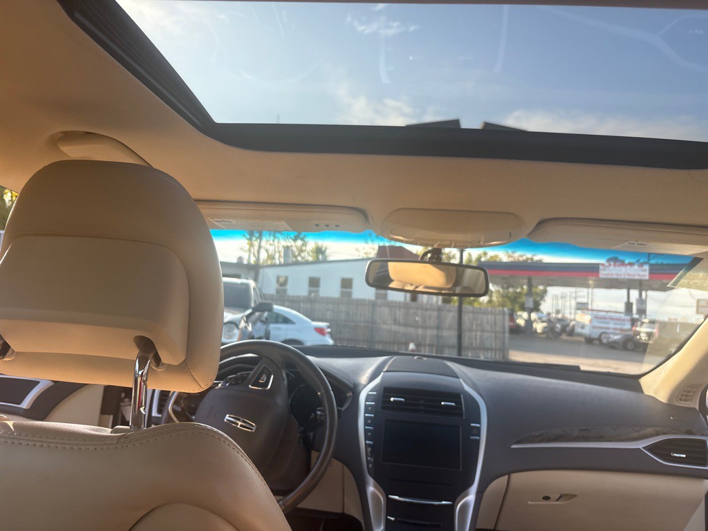 2013 Lincoln MKZ Image 13
