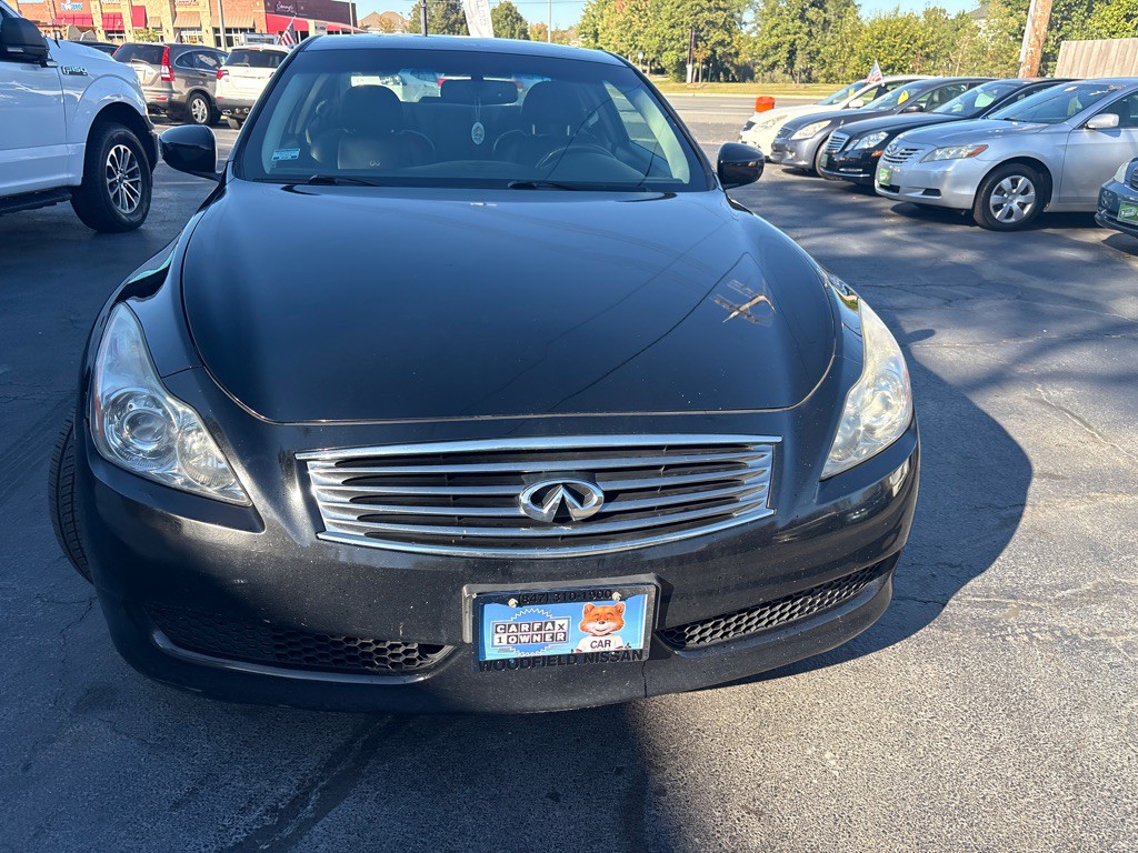 2009 INFINITI G37 Image 2