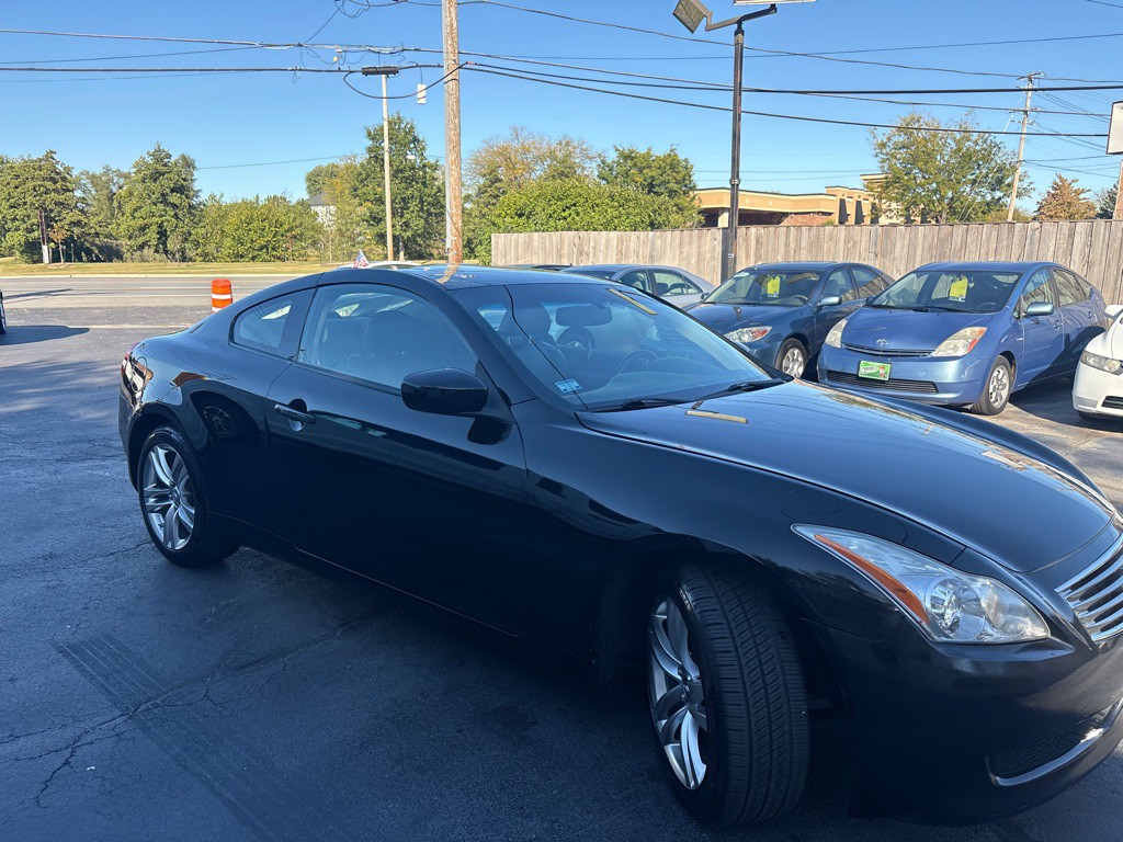 2009 INFINITI G37 Image 3