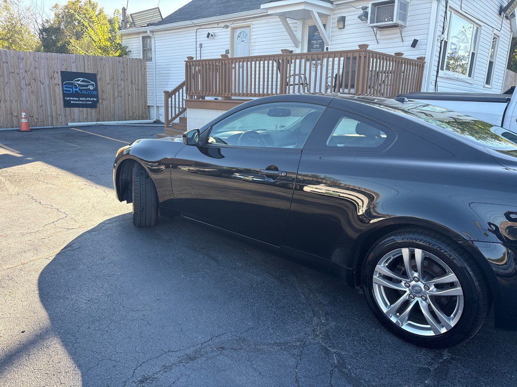 2009 INFINITI G37 Image 6